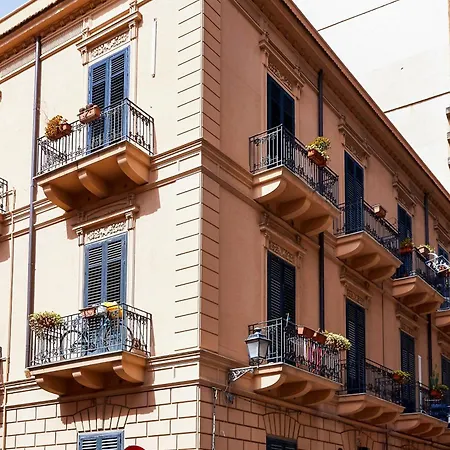Fiume Apartman *